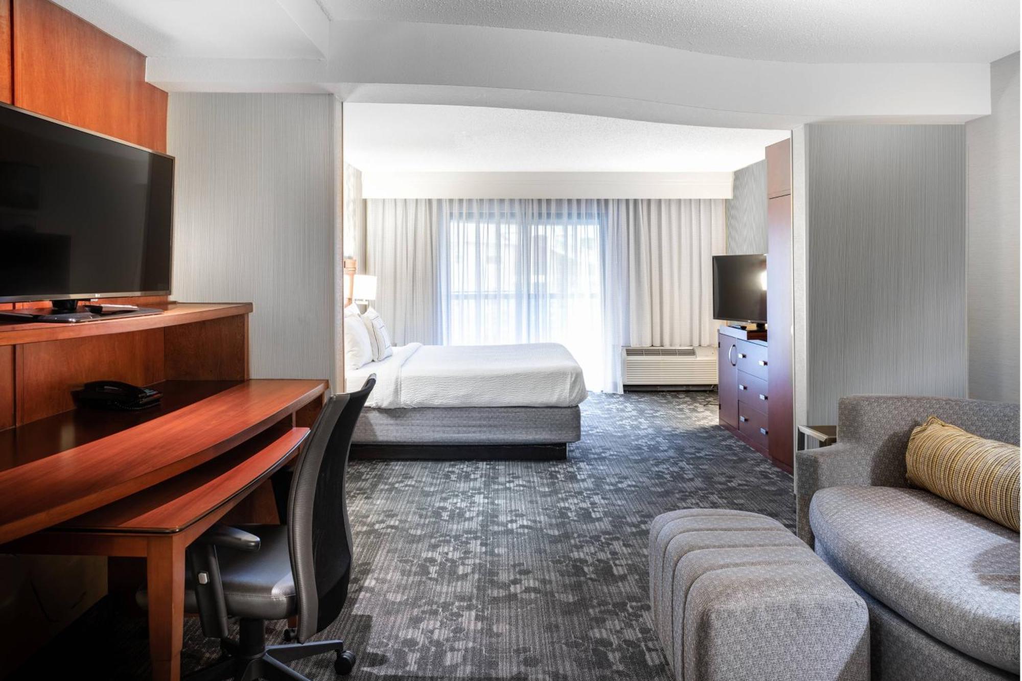 Courtyard By Marriott Denton Hotel Exterior photo