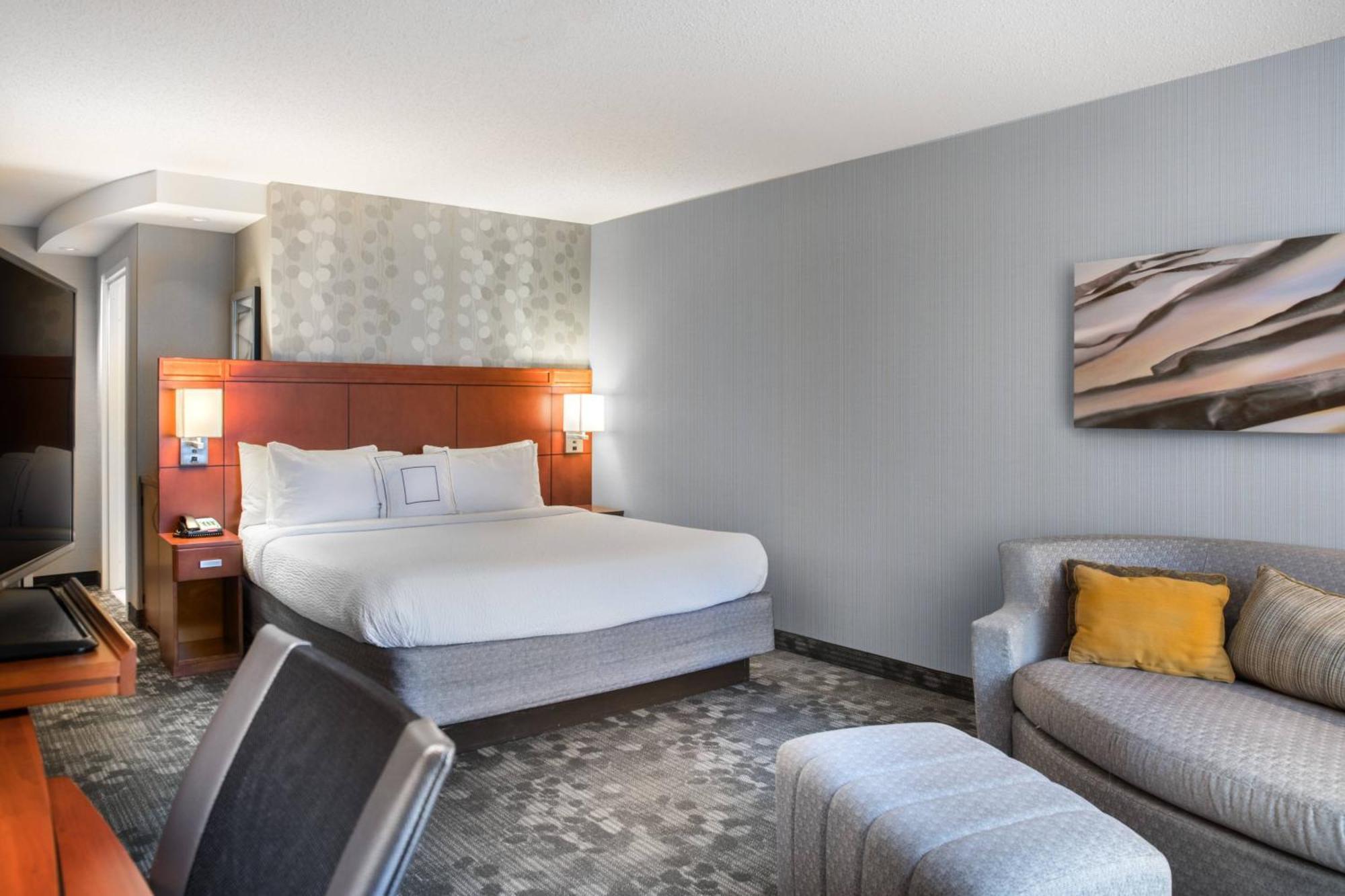 Courtyard By Marriott Denton Hotel Exterior photo