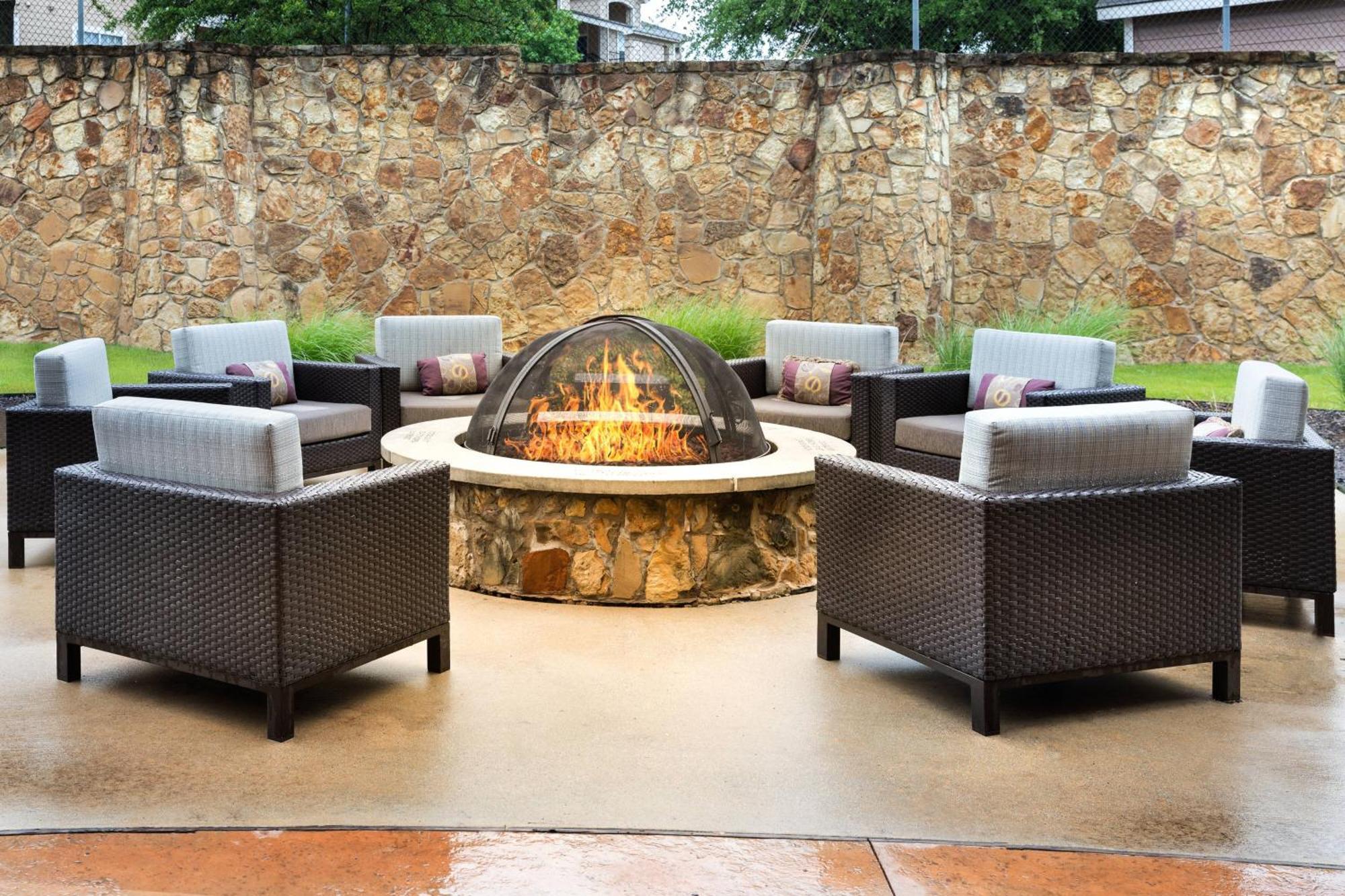 Courtyard By Marriott Denton Hotel Exterior photo